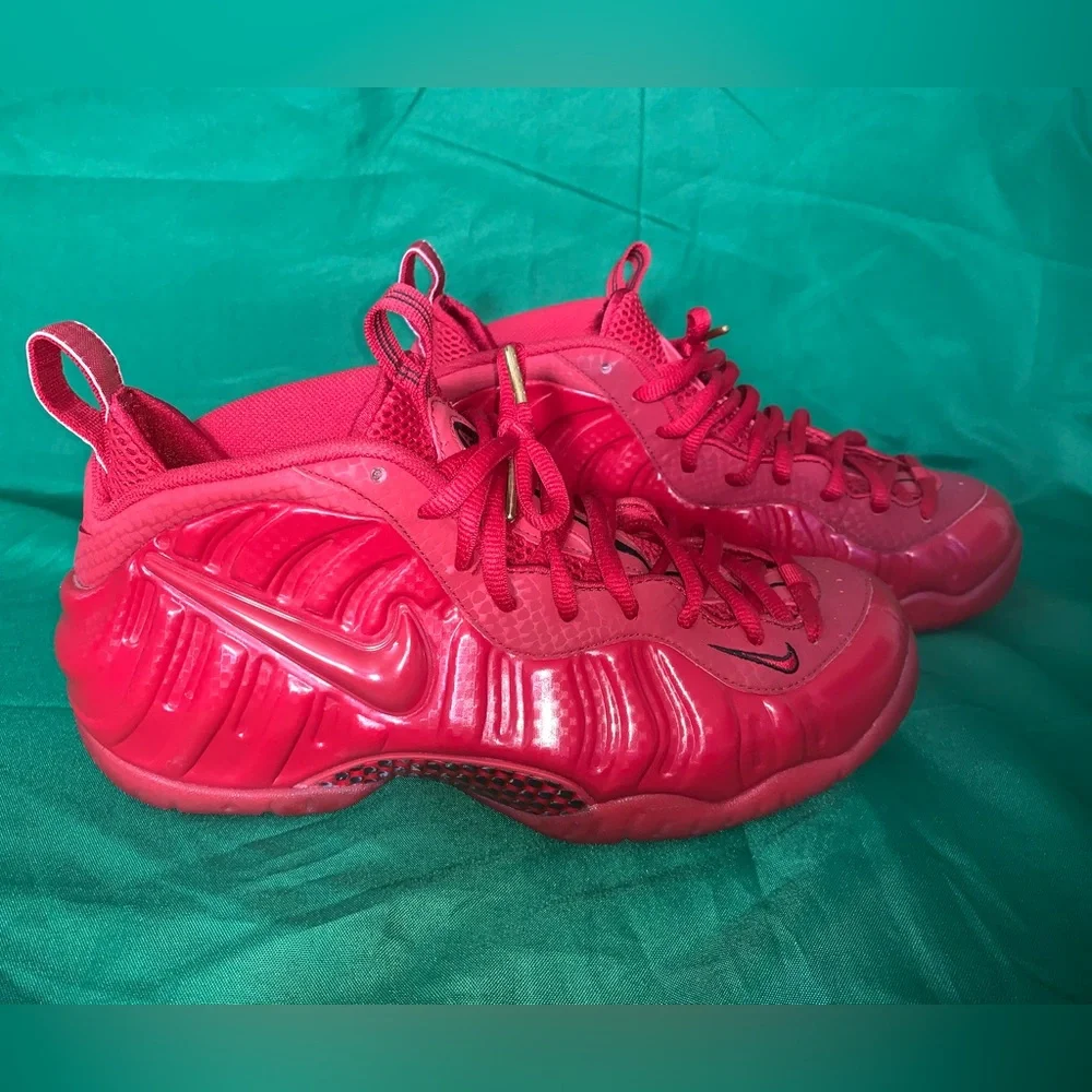 Nike Air Foamposite Pro ‘Red October’ - Picture 3 of 11